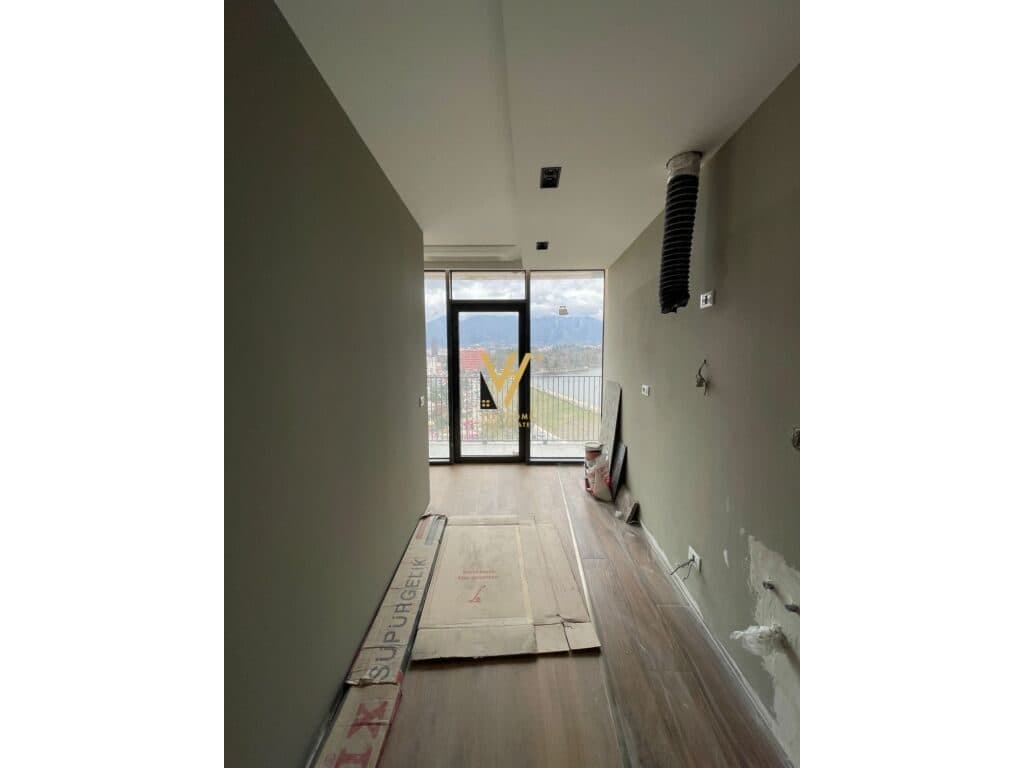 Jepet zyre me qera te Kompleksi Lake View 92 m2 3