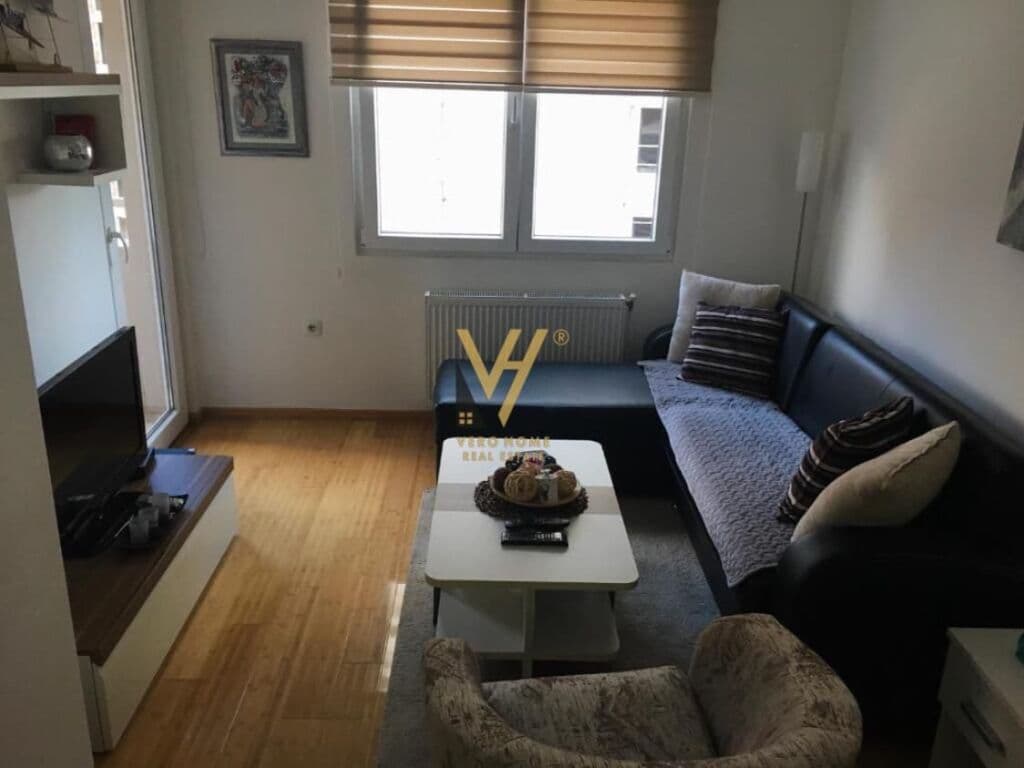 Jepet Apartament 2+1 me qera te Venuja 100 m2