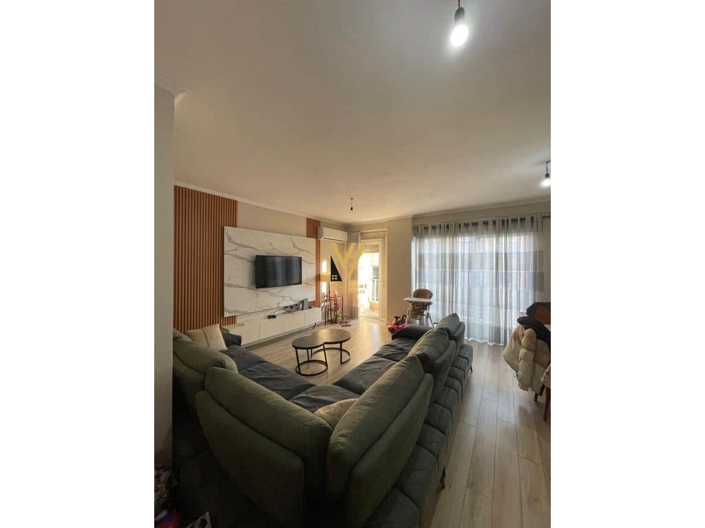 SHITET APARTAMENT 3+1+BLK NE LAPRAKE 250.000 EURO