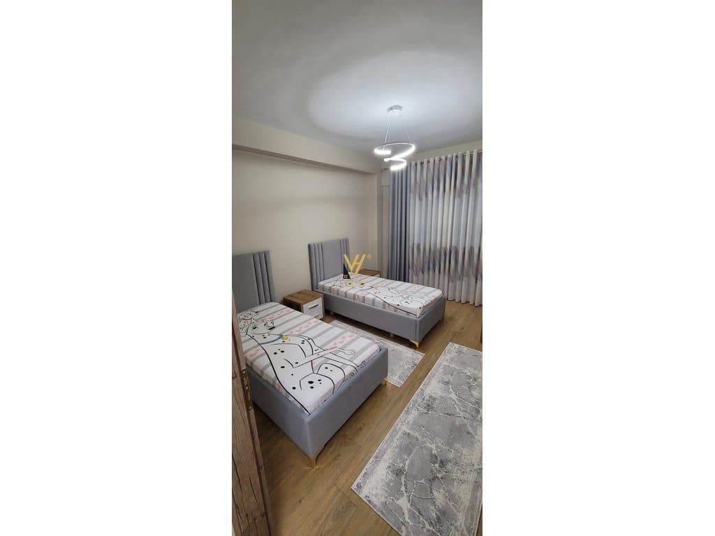 JEPET APARTAMENT 2+1+2+BLK ME QIRA TE KOMUNA E PARISIT 88.000 LEKE 4