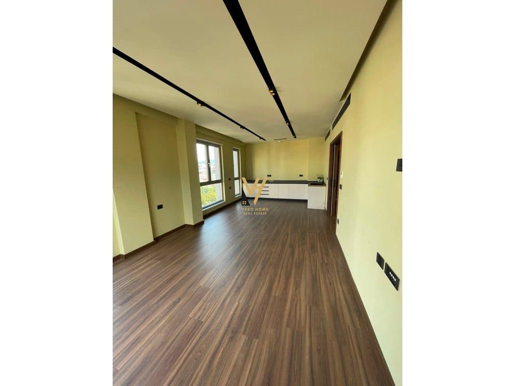 JEPET AMBIENT BIZNESI 110 ME QIRA TE RRUGA E KAVAJES 180.000 LEKE