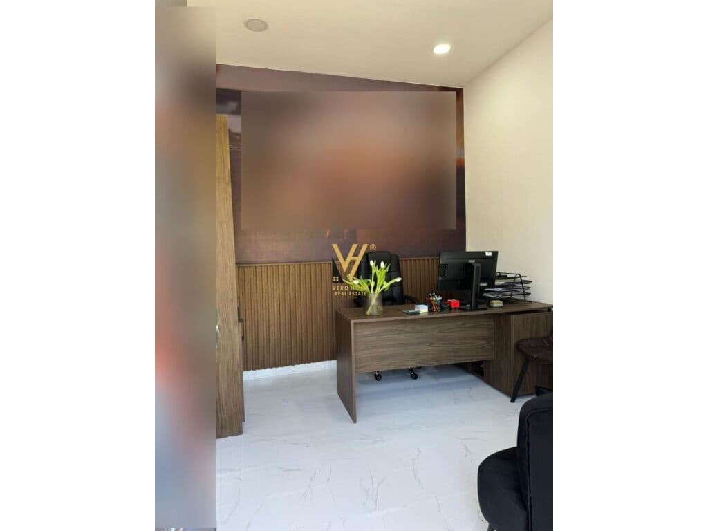 Jepet Dyqan me qera te Bulevardi Zhan Dark 12 m2