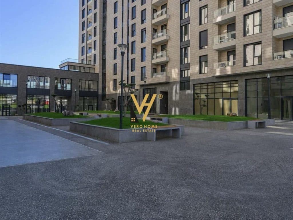 SHITET AMBIENT 142M2 NE PORCELAN 450.000 EURO 1