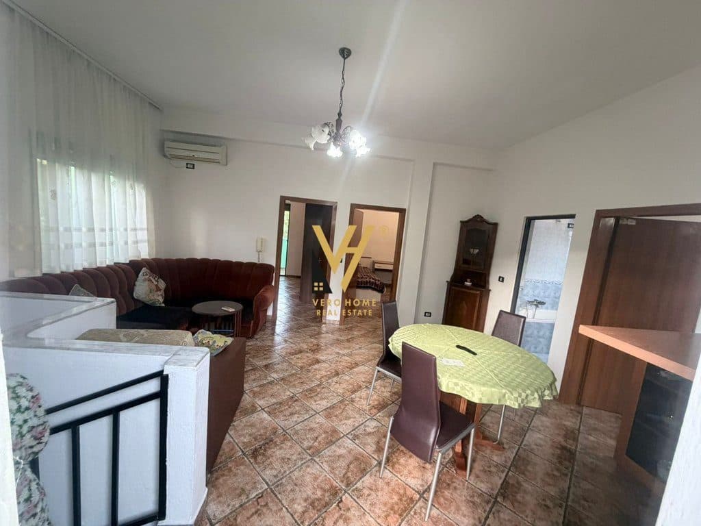 JEPET APARTAMENT 2+1+3BLK ME QERA TE RRUGA E DURRESIT 60.000 LEKE