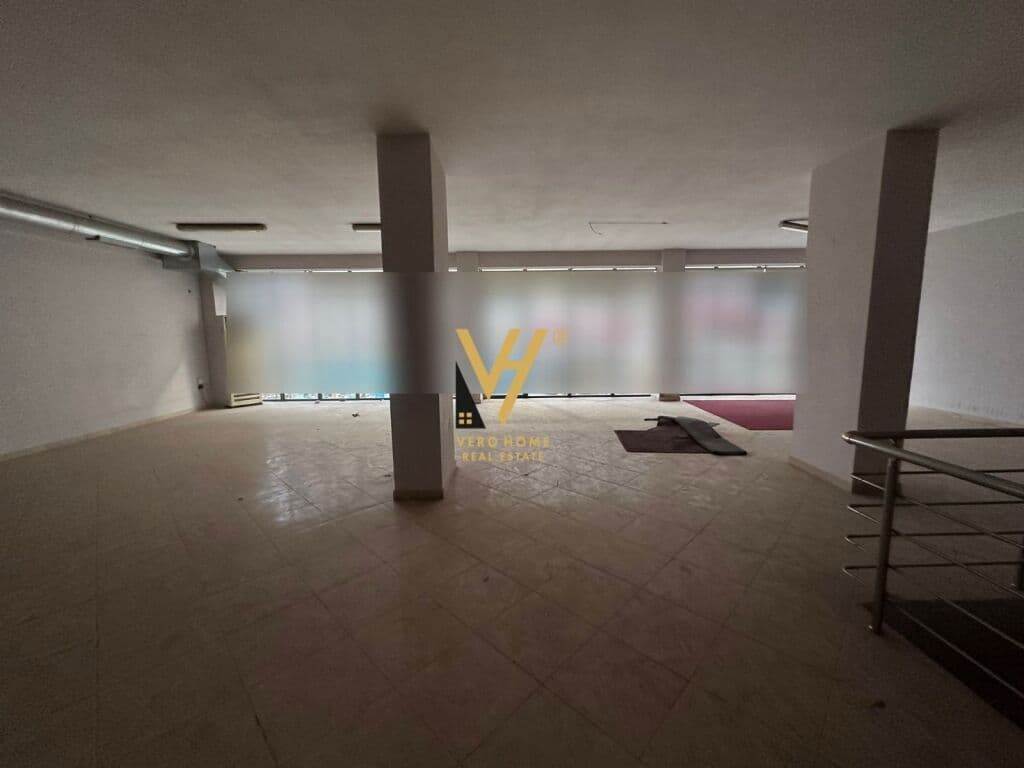 Jepet zyre me qera ne Yzberisht 200 m2