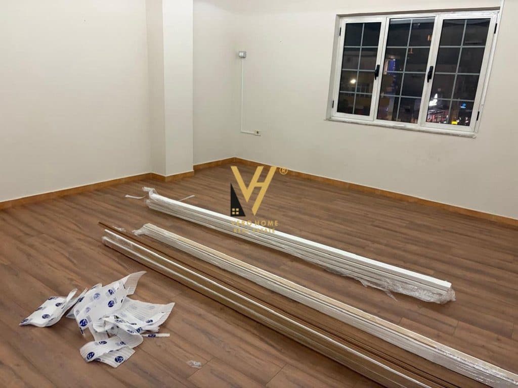JEPET AMBIENT BIZNESI 178 M2 TE SHESHI WILLSON 1.600 EURO 2