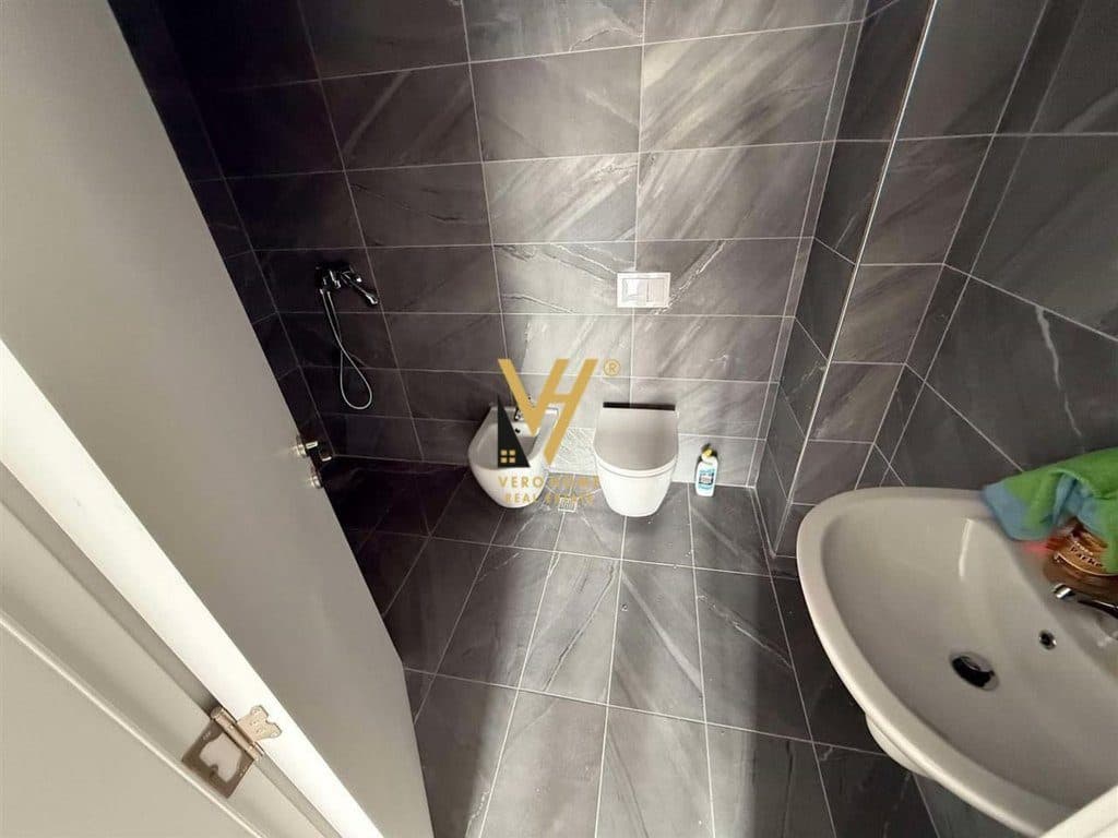 JEPET ZYRE 70M2 ME QERA TE BULEVARDI I RI 500 EURO 4