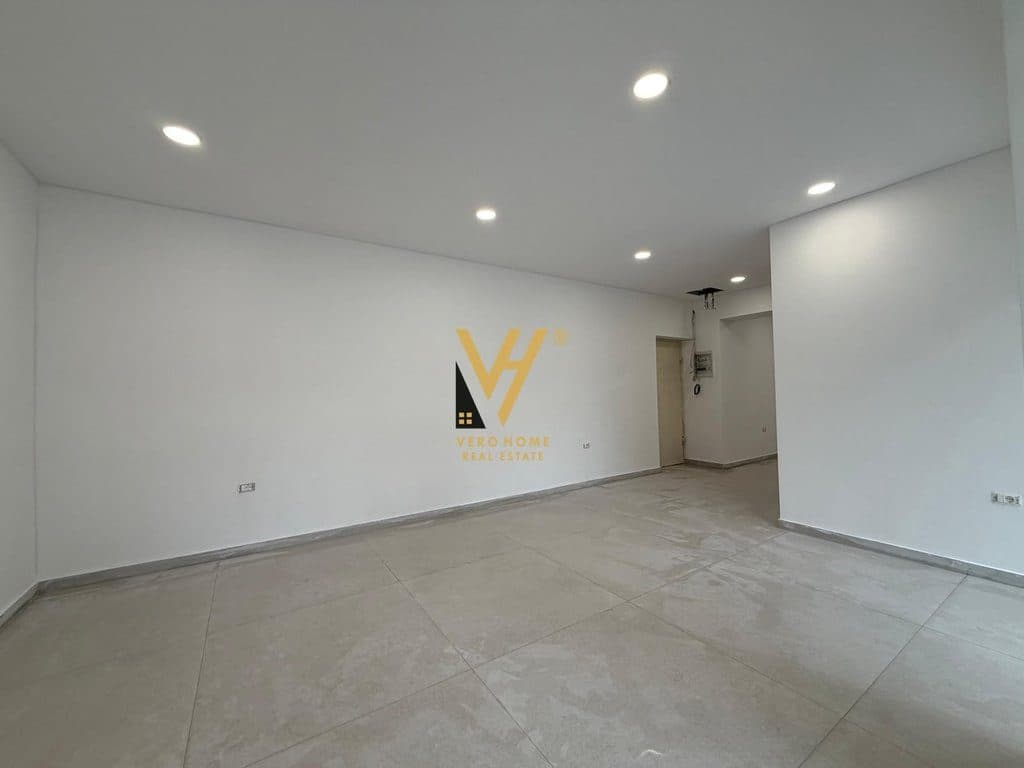 JEPET DYQAN 52 M2 ME QERA NE XHAMLLIK 1.000 EURO 3
