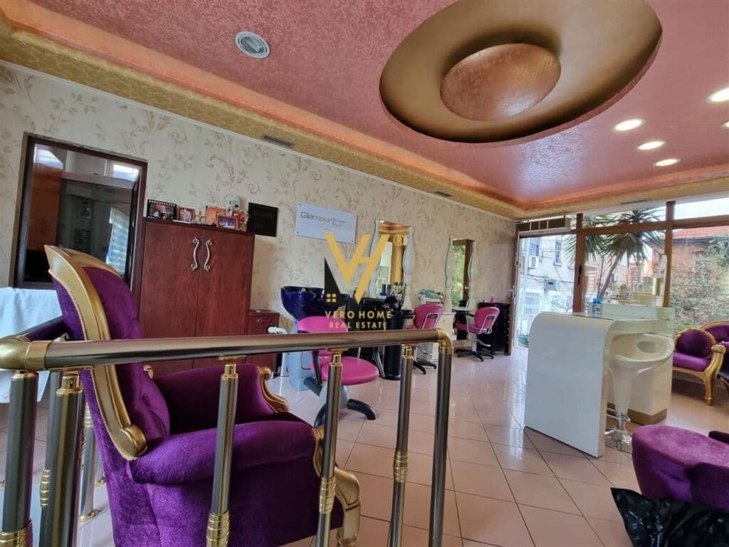 Jepet ambjent biznesi me qera te Rruga Mine Peza 150 m2 4