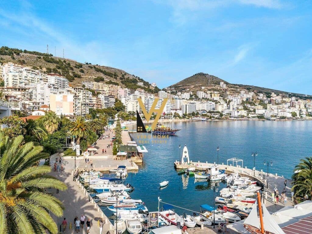 Shitet Hotel 5 kateshe ne Sarande 2.800 m2
