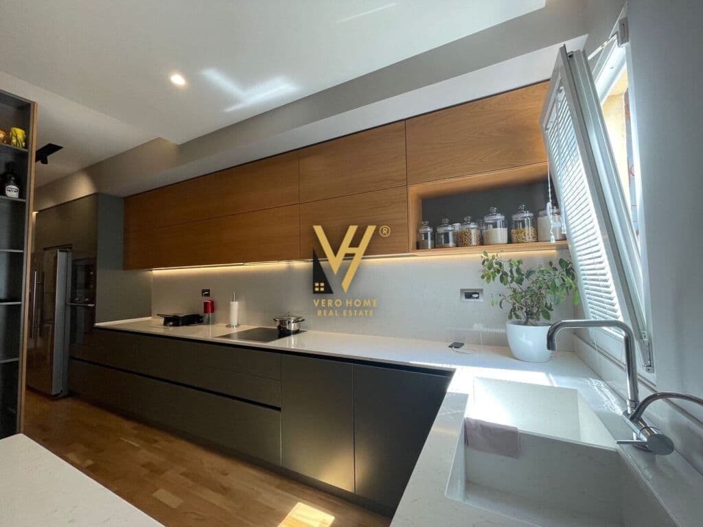 Shitet Apartament 3+1+2 te Kopshti Botanik 195 m2 3