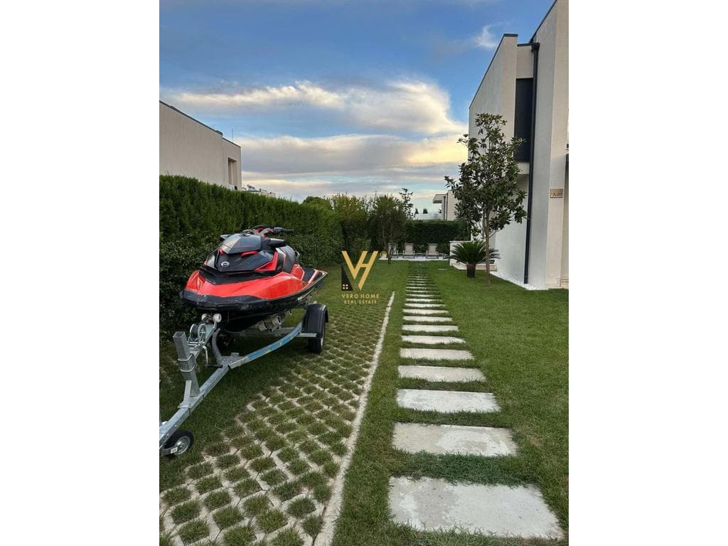 SHITET VILE LUKSOZE NE VALA MAR, HAMALLAJ 1.050.000 EURO 4