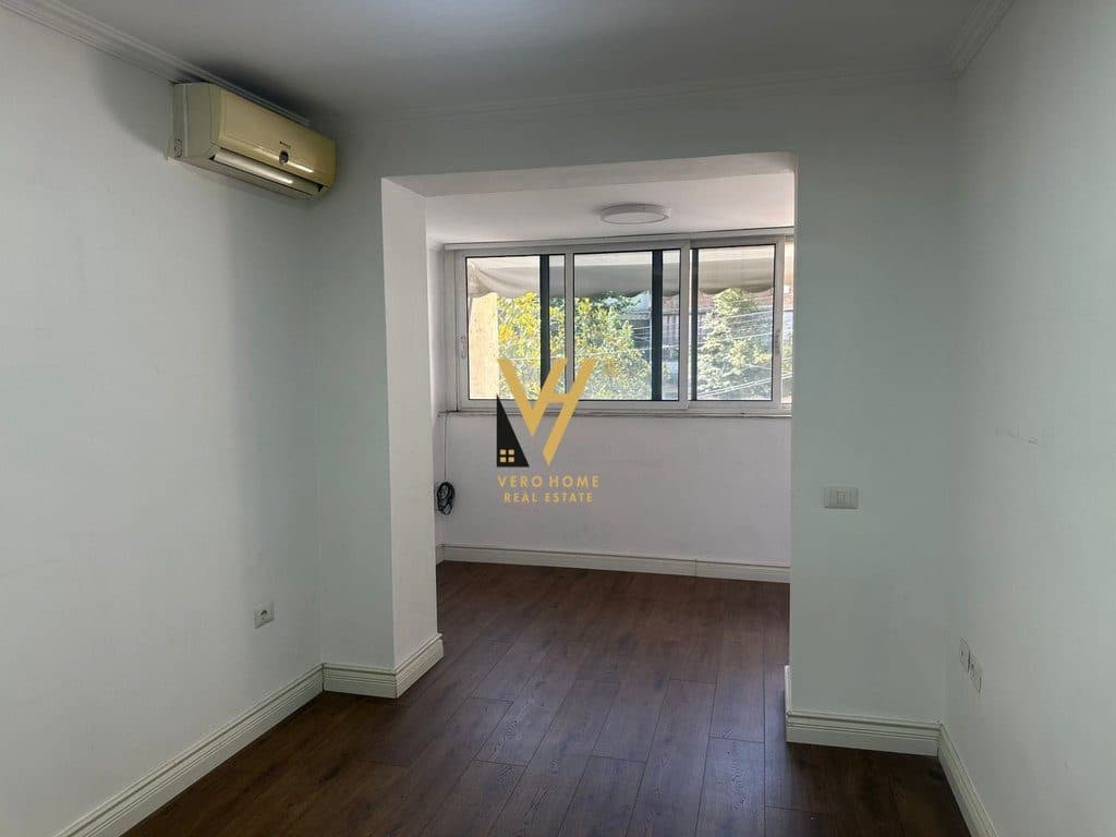 JEPET ZYRE 120M2 ME QERA NE BLLOK 1.000 EURO 4