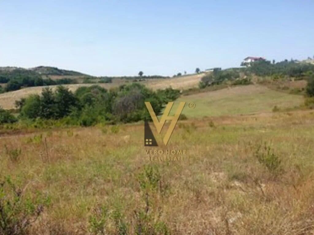Shitet toke ne Kashar 8000 m2