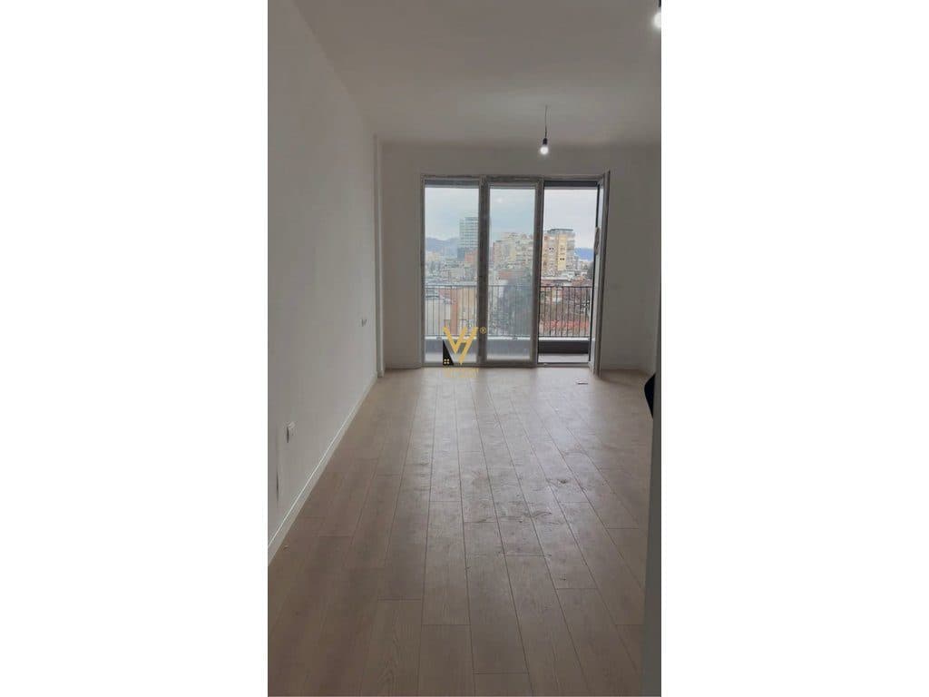 JEPET ZYRE 70 M2 ME QERA TE RRUGA E ELBASANIT 59.000 LEKE 1