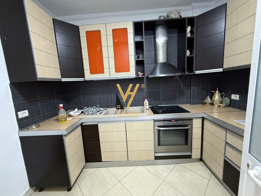 JEPE AMBJENT 164 M2 ME QIRA TE SHESHI WILLSON 1.400 EURO 2