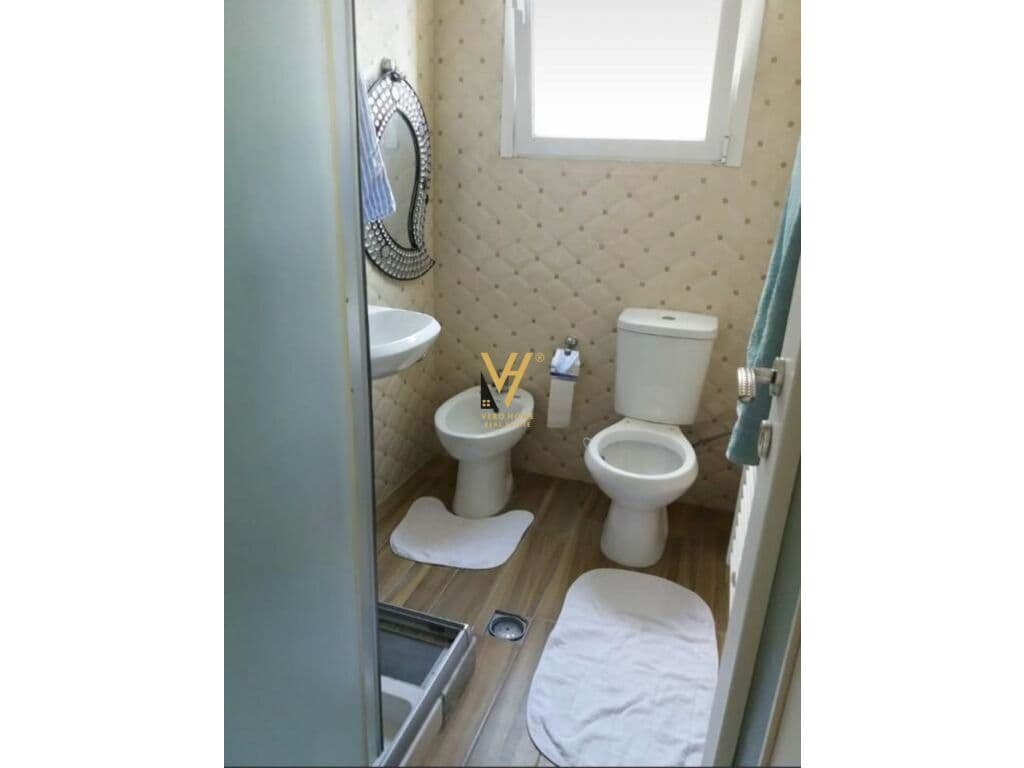 Jepet vile dy kateshe me qera ne Shkoze 280 m2 3