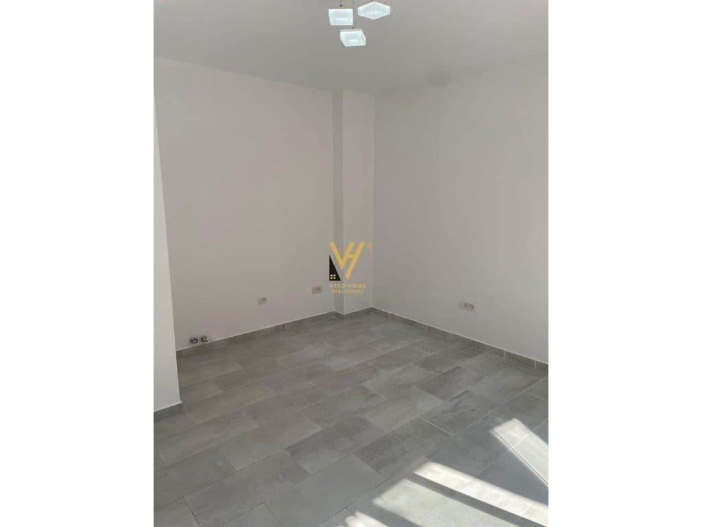 SHITET DYQAN 20 M2 NE MYSLYM SHYR 75.000 EURO