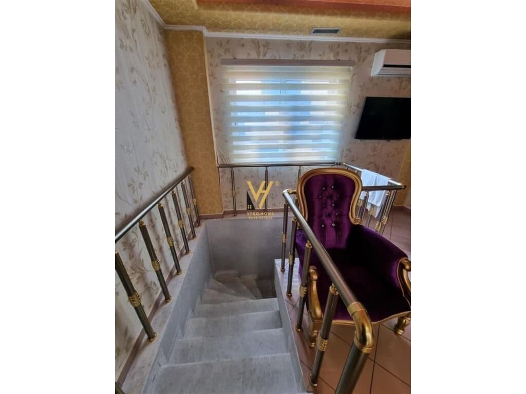Shitet ambjent biznesi te Rruga Mine Peza 150 m2 2