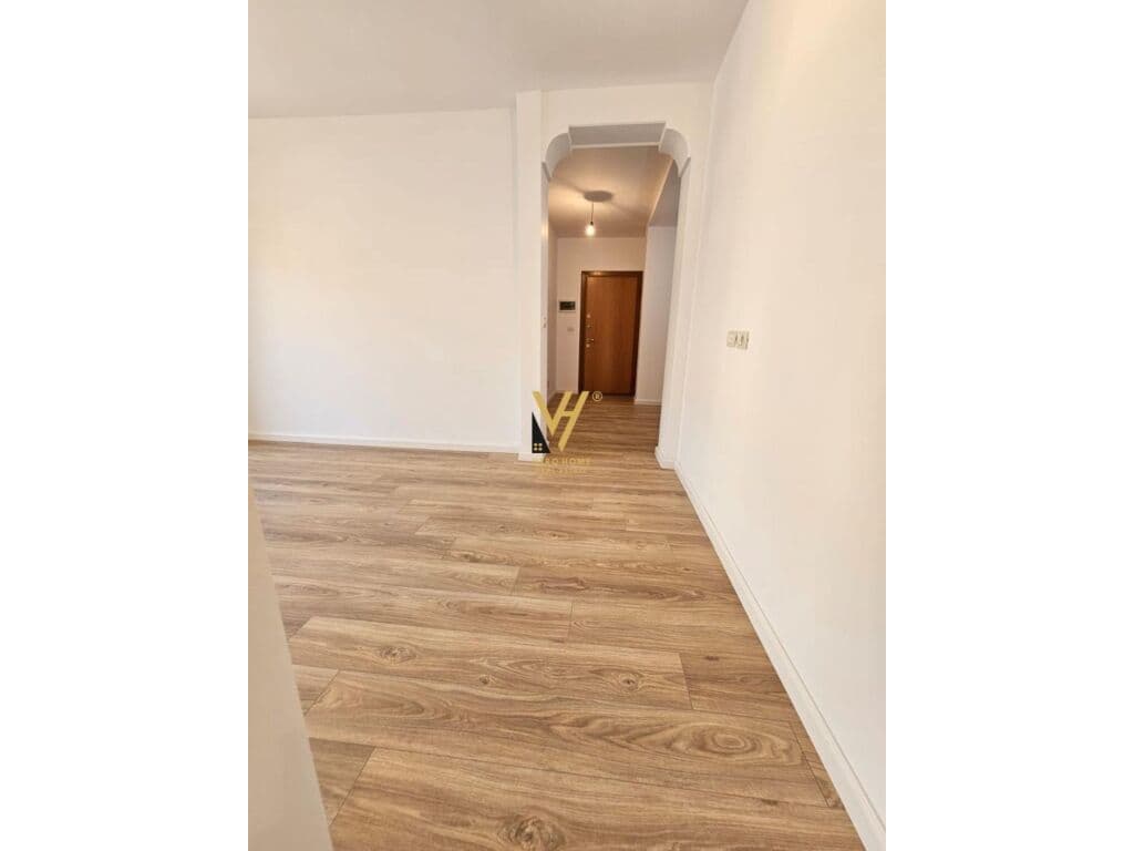 Shitet Apartament 1+1+ballkon te Rruga Petro Nini Luarasi 70 m2