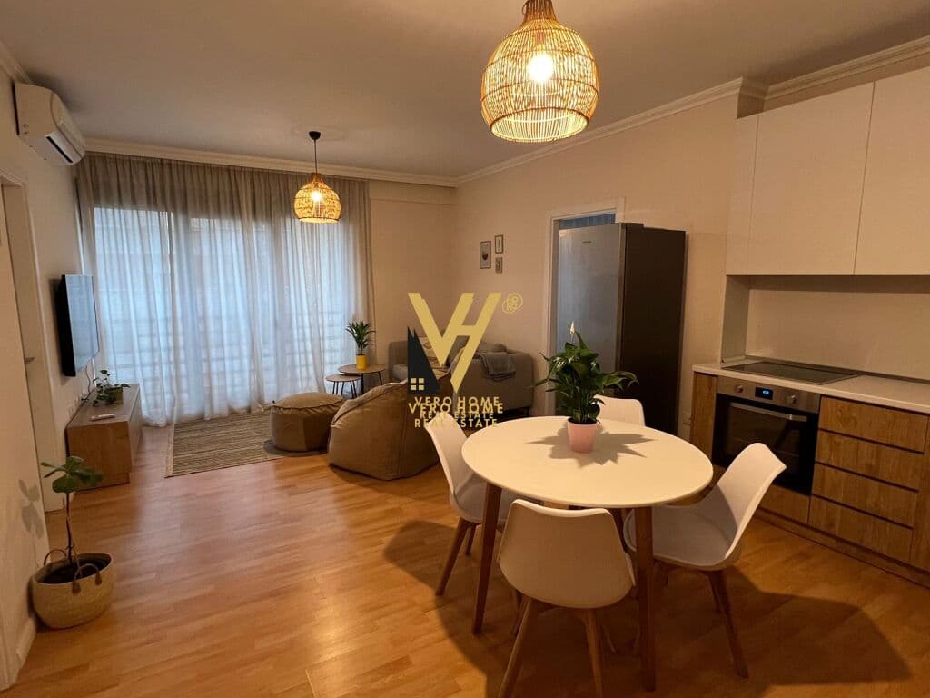 JEPET APARTAMENT 2+1 ME QERA TE BRRYLI 800 EURO 2