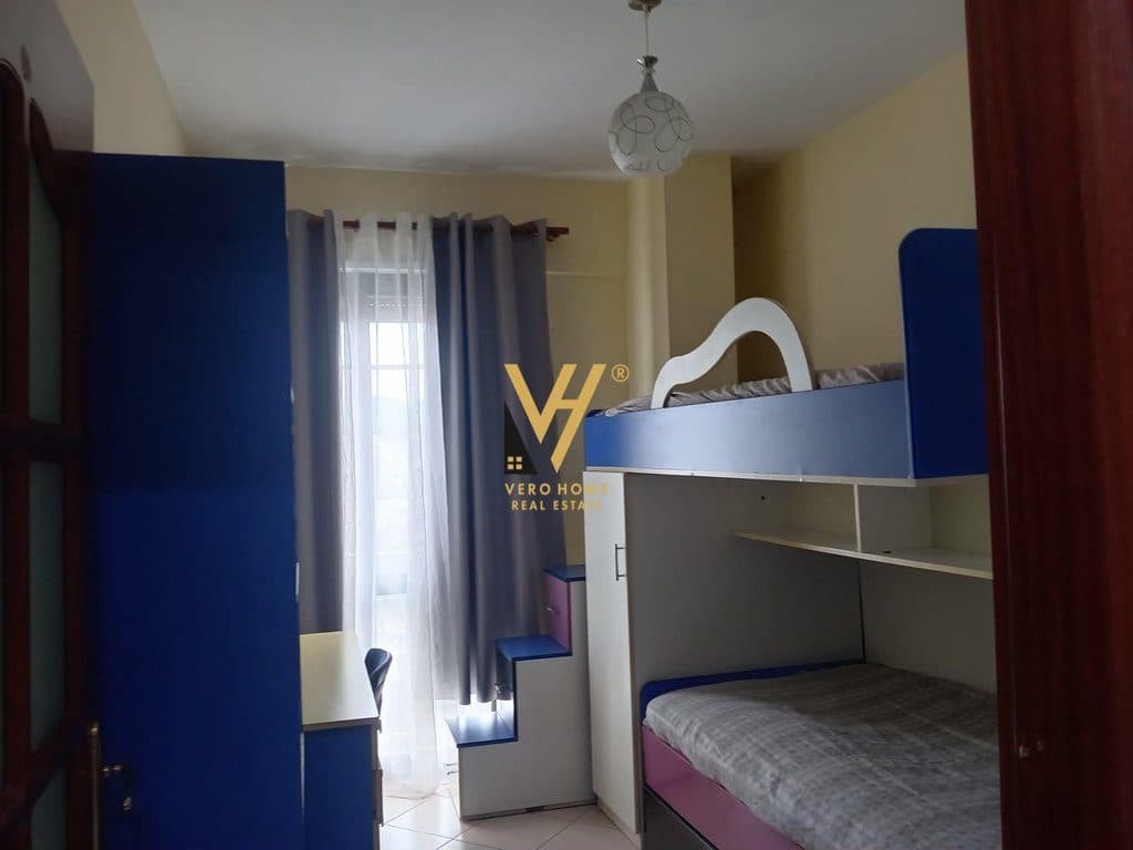 JEPET APARTAMENT 3+1+BLK ME QIRA TE RRUGA E KAVAJES 80.000 LEKE 3