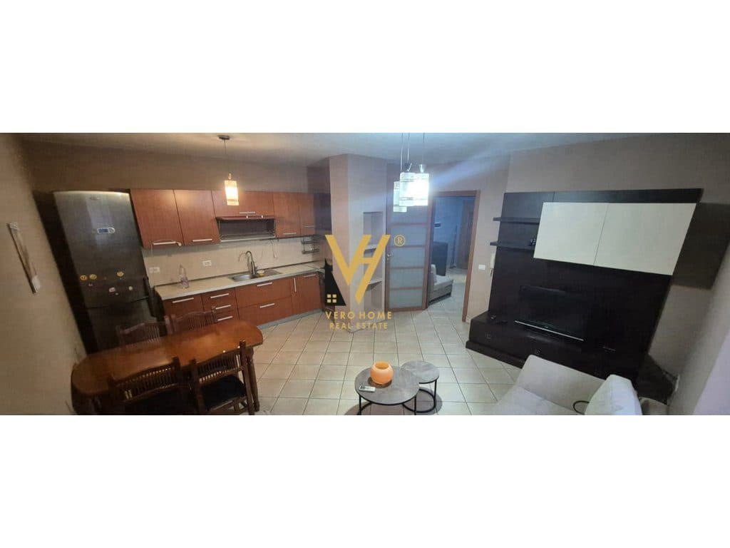 JEPET APARTAMENT 2+1 ME QERA TE 21 DHJETORI 700 EURO 3