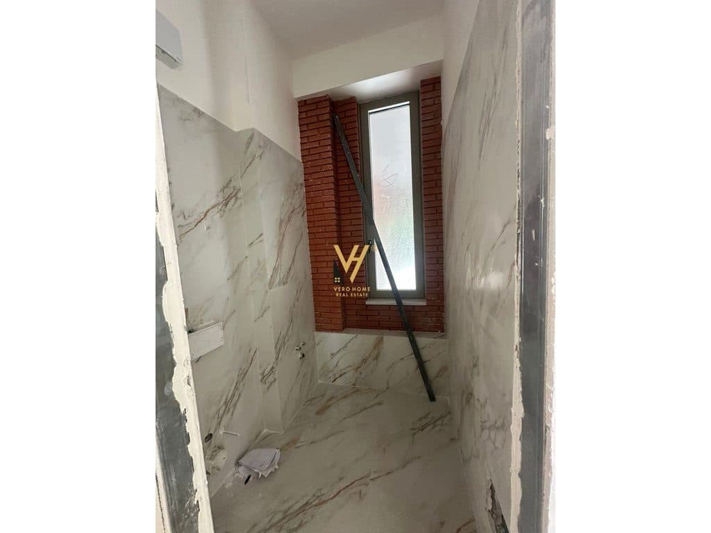 JEPET AMBIENT 70M2 ME QERA TE DELIJORGJI 1.500 EURO 4