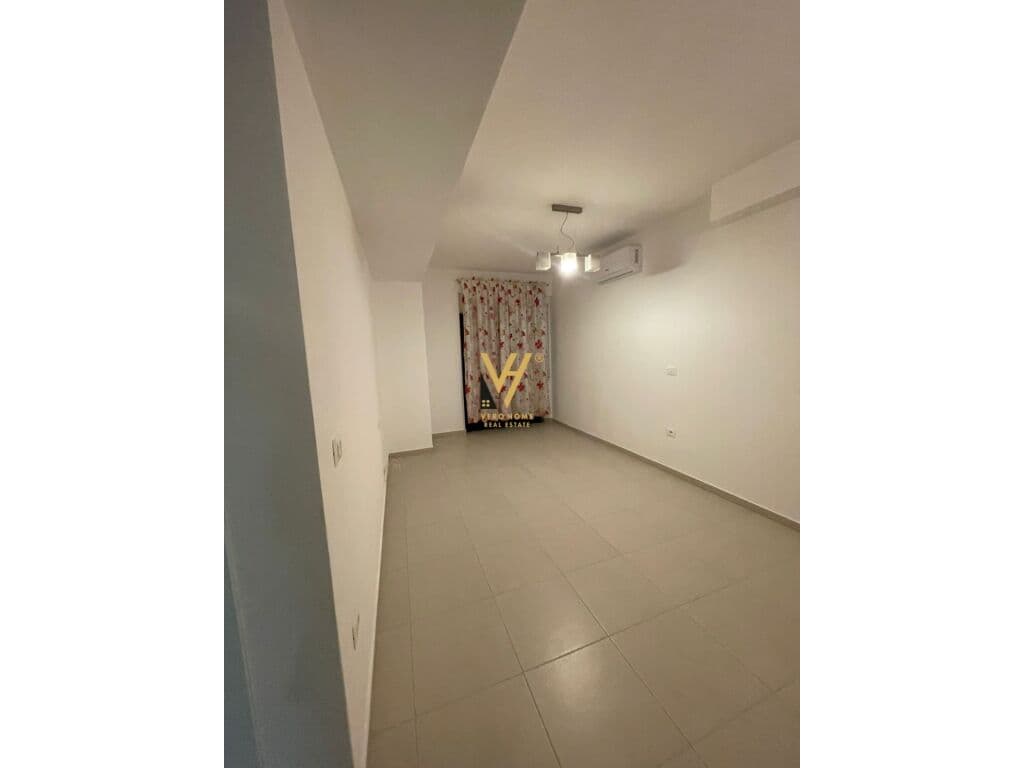 Jepet Zyre me qera te Rruga e Kavajes 50 m2 3