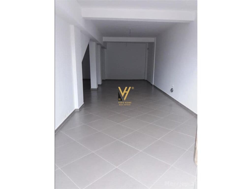 Shitet dyqan te Residenca Kodra e Diellit 100 M2