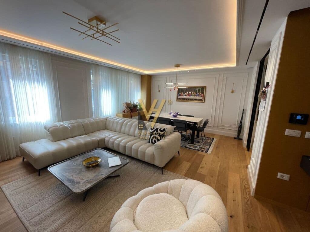 Shitet apartament 3+1+2+dy posta parkimi tek Shallvaret 165 m2 4