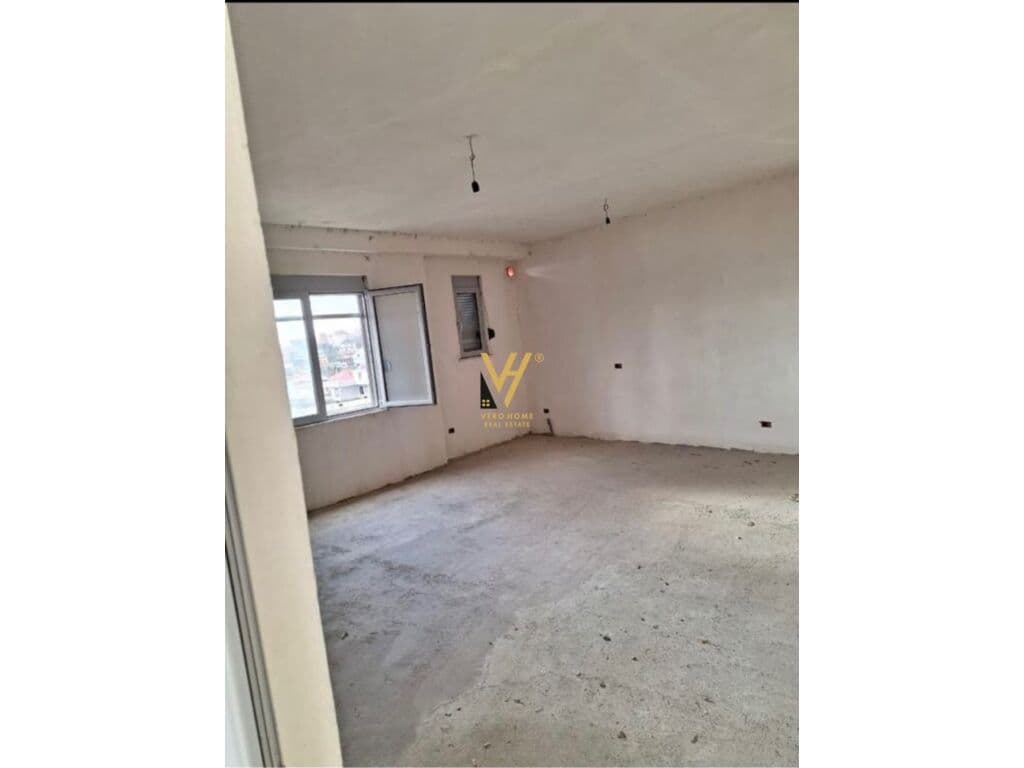 Shitet Apartament 1+1+garazhd te Rruga Azem Galica 112 m2 3