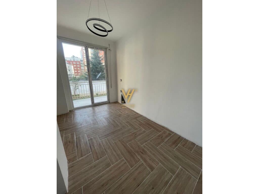 Shitet apartamenti te rruga e Barrikadave 110 m2