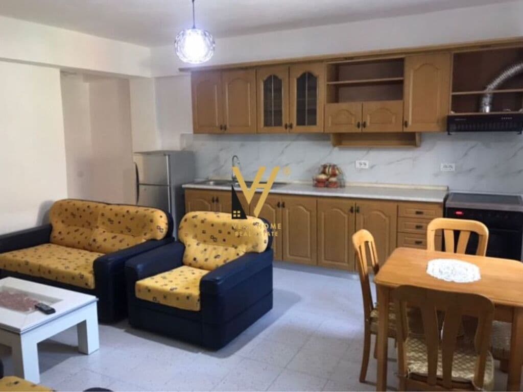 Jepet hyrje e nje vile 1+1+blk me qera te Kupola ne Laprake 70 m2