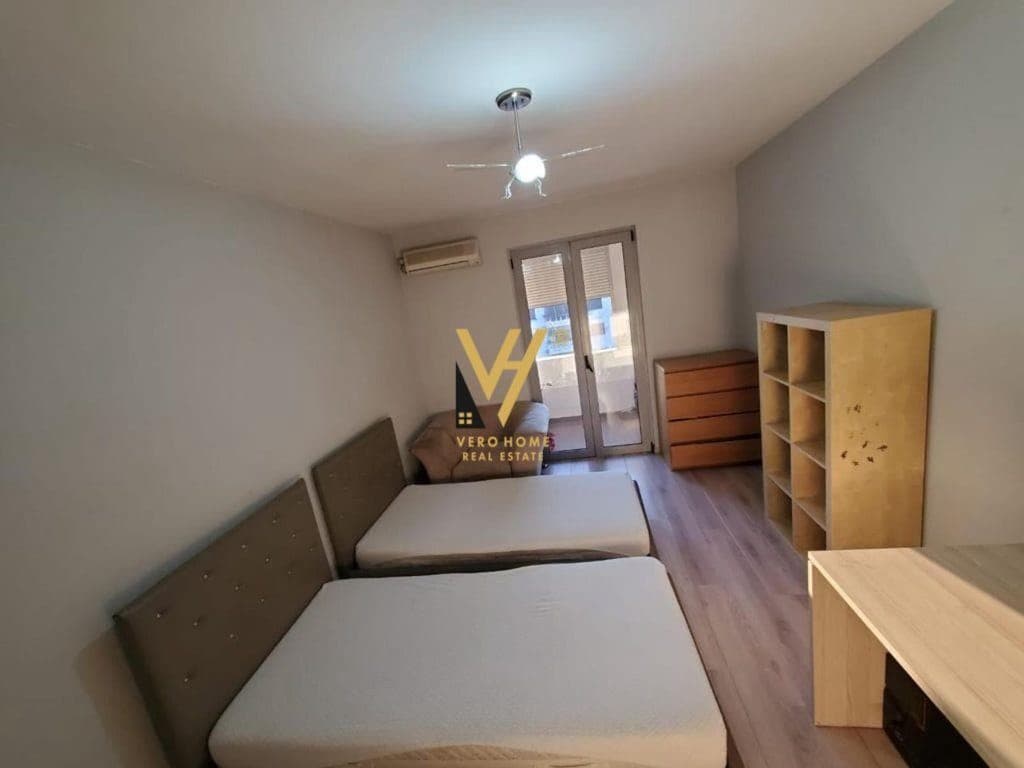 JEPET APARTAMENT 2+1+BLK ME QERA TE RRUGA HOXHA TAHSIM 65.000 LEKE 3