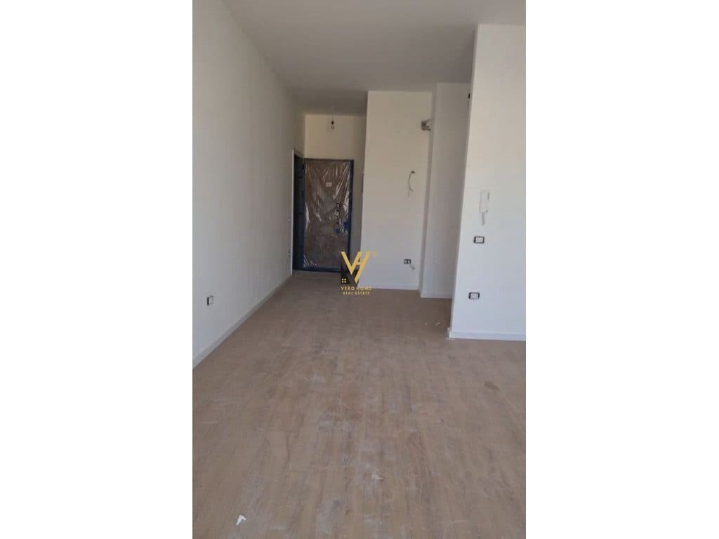 JEPET APARTAMENT 2+1+2 ME QIRA TE RRUGA E BARRIKADAVE 700 EURO