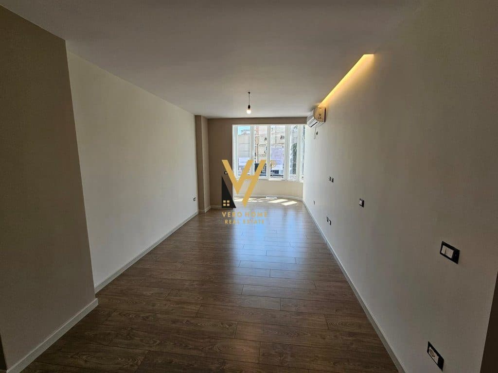 JEPET ZYRE 90 M2 ME QERA TE ZOGU I ZI 95.000 LEKE