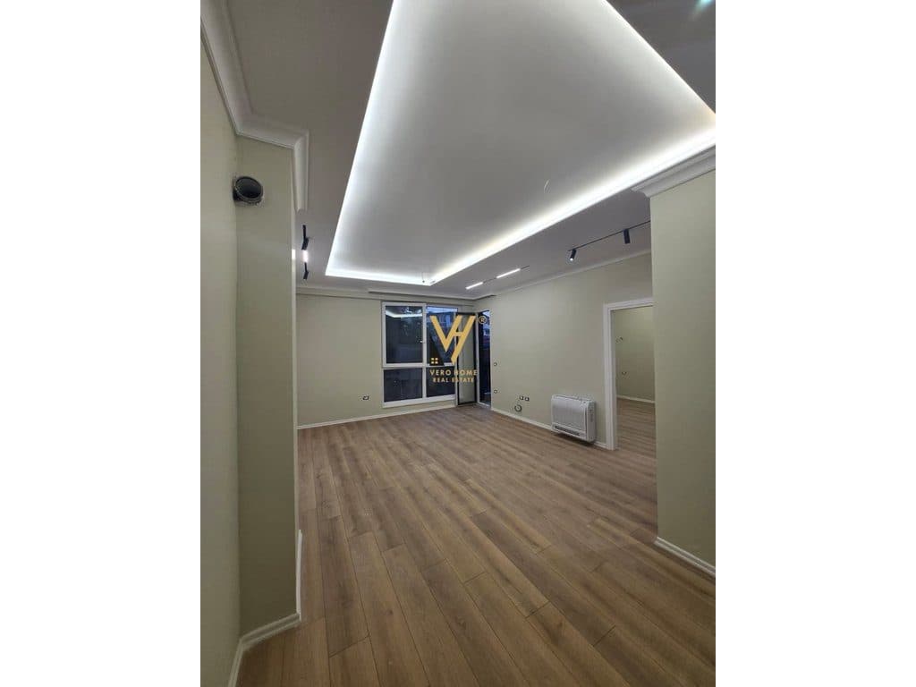 JEPET ZYRE 67 M2 ME QIRA TE KOMUNA E PARISIT 600 EURO 4