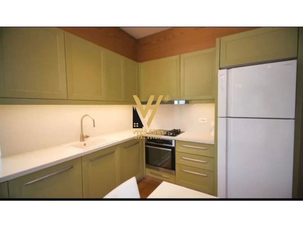 SHITET TRUALL+VILE 2 KATESHE TE KODRA KUQE,PASKUQAN 1.000.000 EURO 4