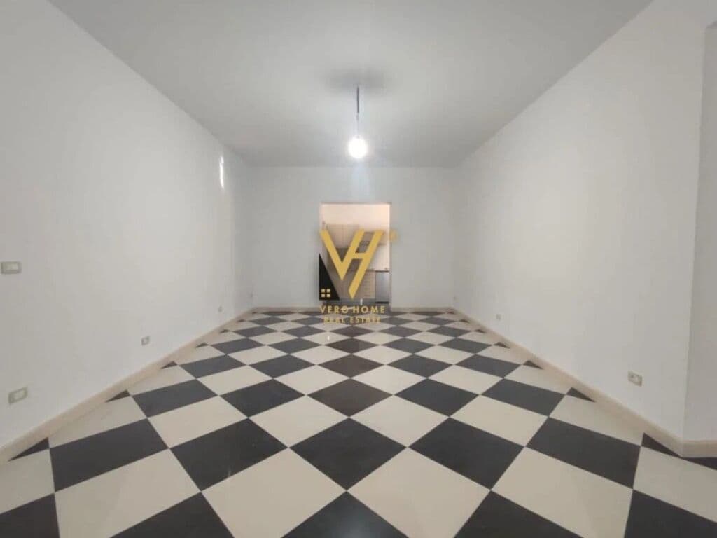 Jepet Zyre me qera te Stadiumi Dinamo , Ujvara 150 m2