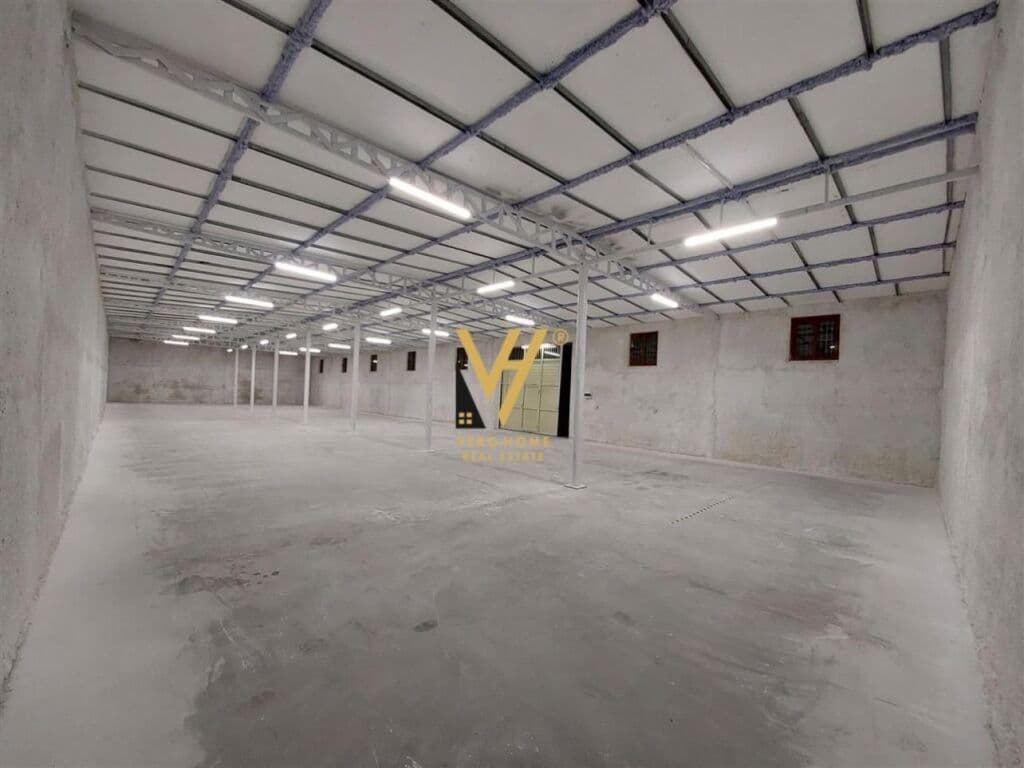 Jepet Magazine me qera te Rruga e Arberit 550 m2