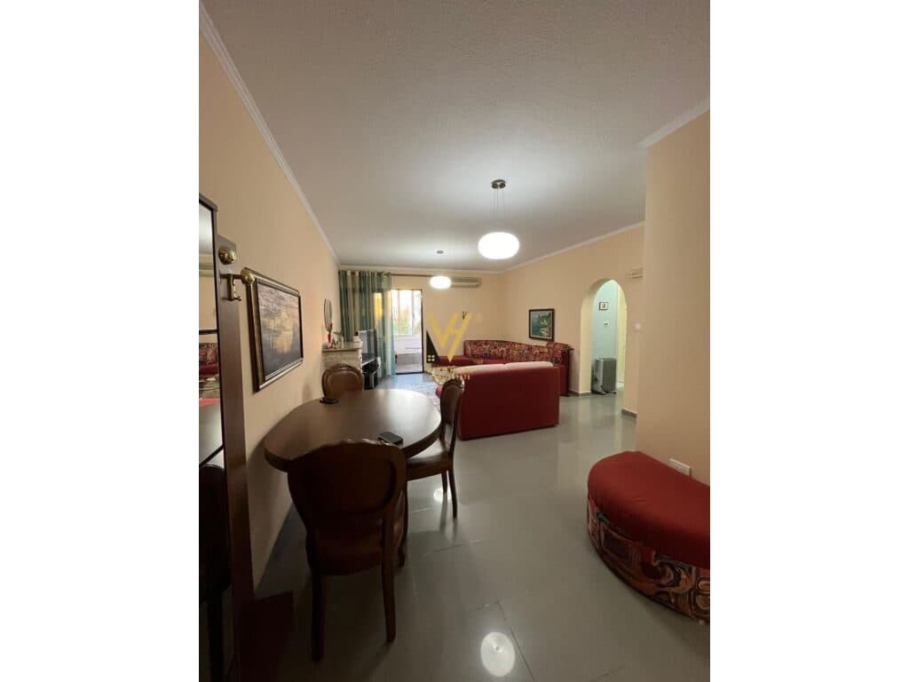 Jepet Apartament 2+1+2+ballkon me qera te Rruga e Kosovareve 90 m2 2
