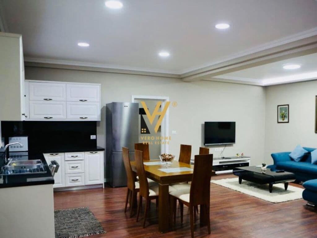 Jepet Apartament 3+1 me qera te Kompleksi Dinamo 130 m2 3