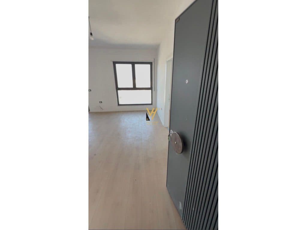 JEPET ZYRE 65 M2 ME QERA TE BULEVARDI I RI 600 EURO 3