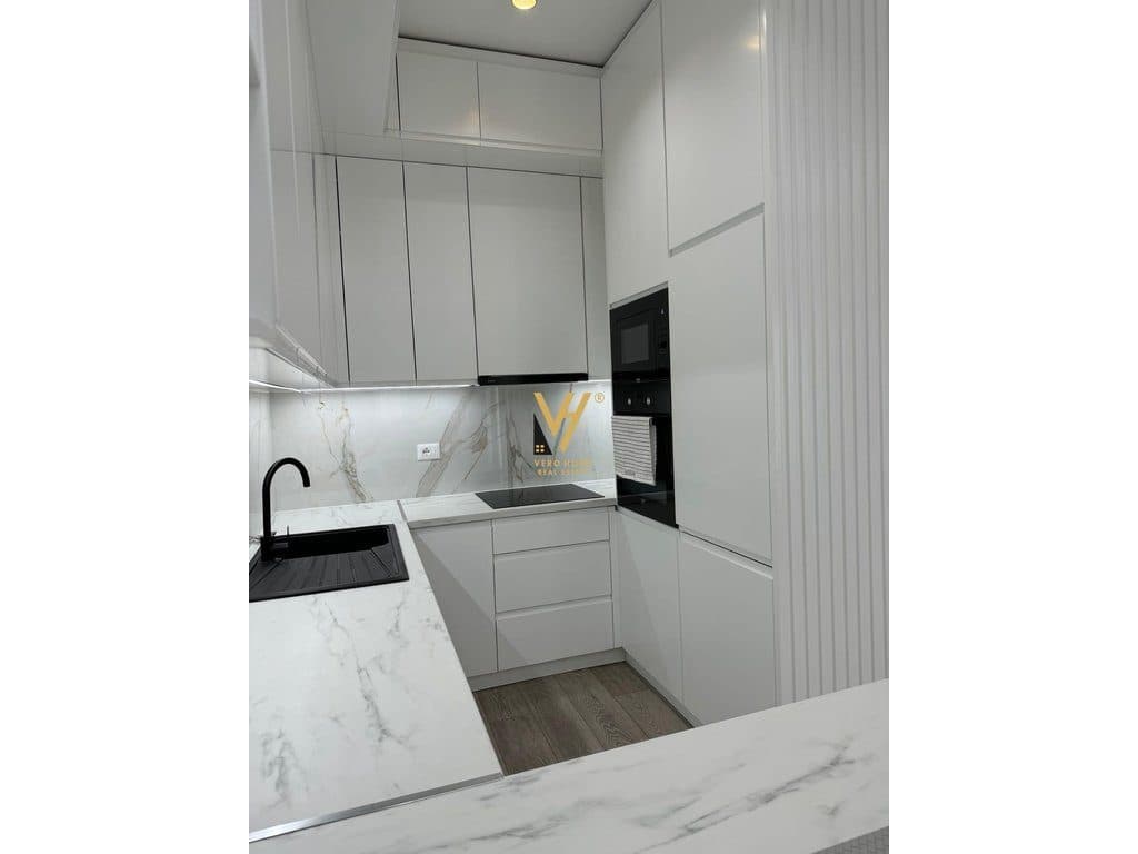 JEPET APARTAMENT 2+1 ME QIRA NE VLORE 90.000 LEKE 3