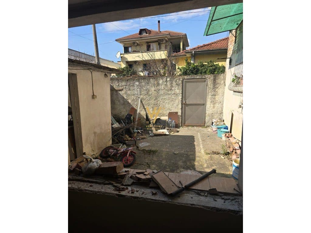 SHITET TRUALL ME GODINE EKZISTUESE TE SIRI KODRA 220.000 EURO 3