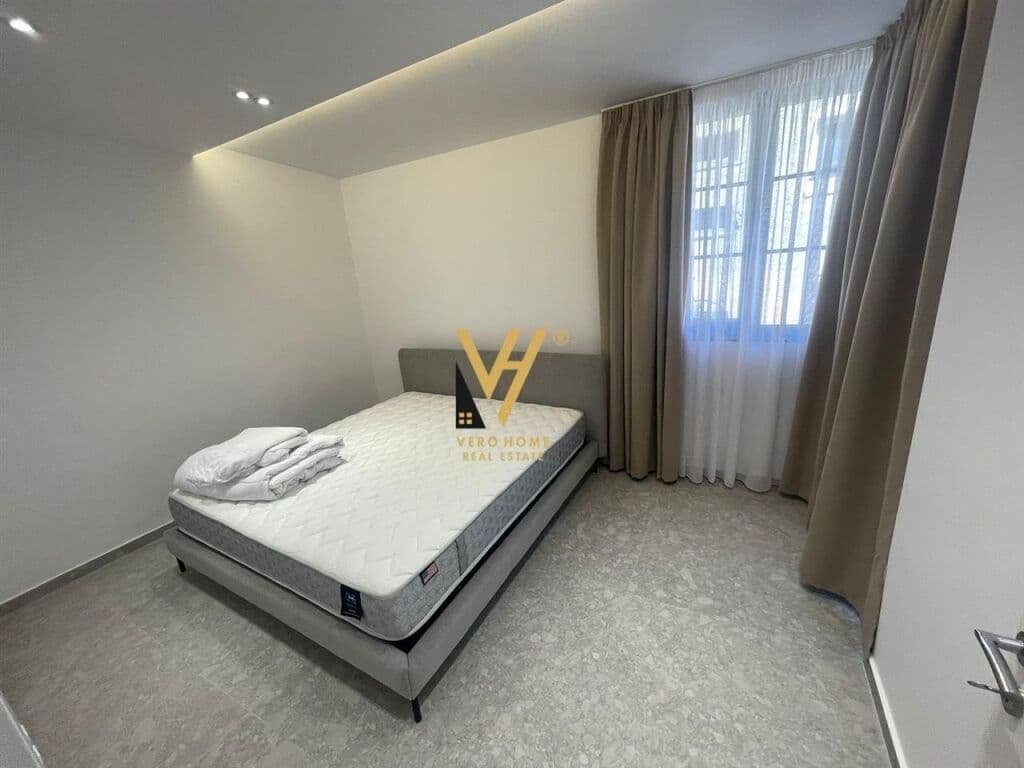 Jepet Apartament 2+1+ballkon me qera ne Bllok , Rruga Abdyl Frasheri 100 m2 2