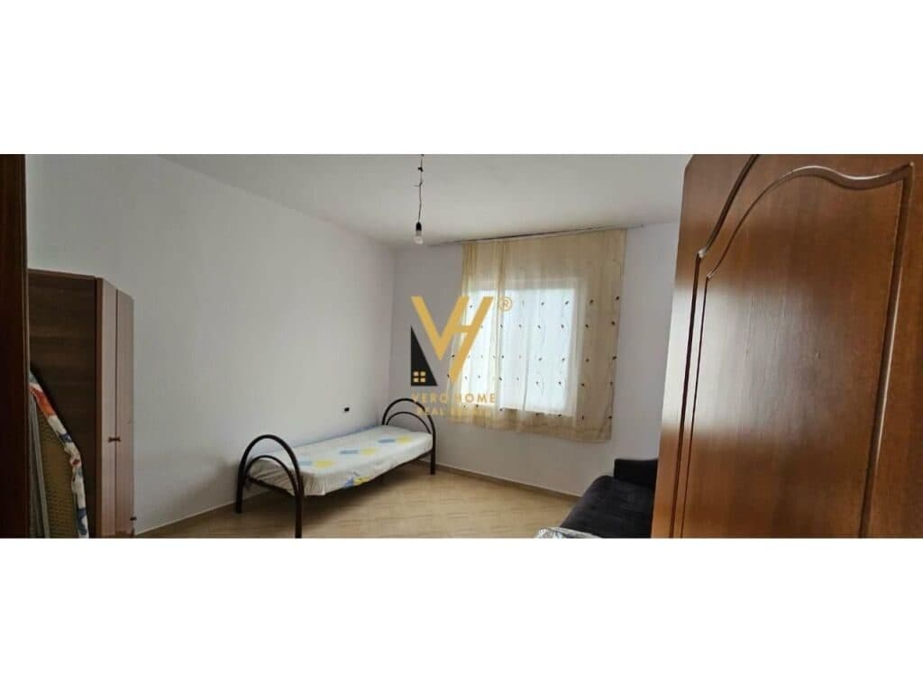 Jepet hyrje e nje vile 2+1+blk me qera te Pallati me Shigjeta 119 m2 4