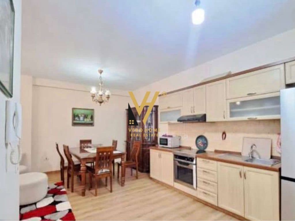 JEPET APARTAMENT 2+1+2 BLK ME QERA TEK CONDOR CENTER 700 EURO 2