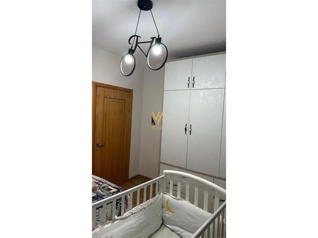 Jepet Apartament 2+1+ballkon me qera te Rruga Irfan Tomini 100 m2